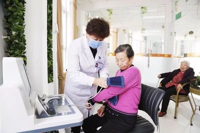 北京老年人有福了!全市养老机构,将提供医疗卫生服务!“医养结合”时代真的来了!